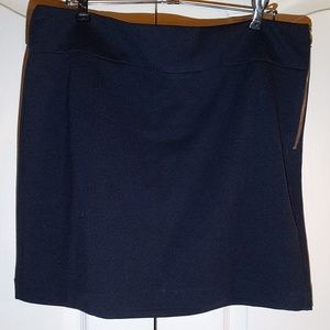 Navy knit skirt